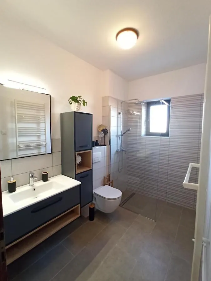 Villa Margerita With Private Pool, Yard And Parking Kastelir